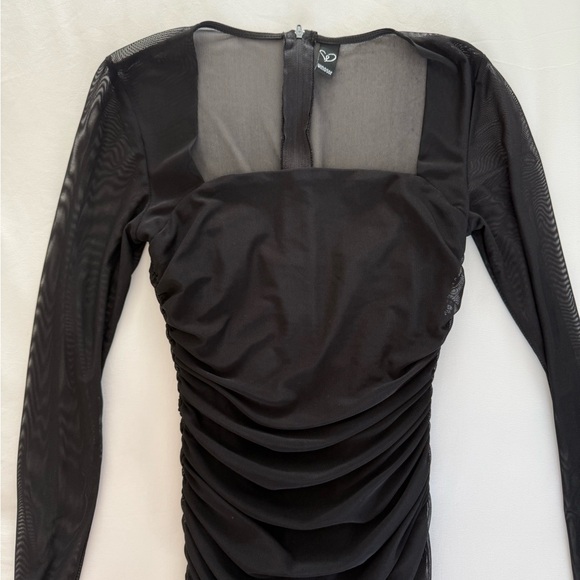 Elegant Black Long Sleeve Dress - Picture 1 of 4